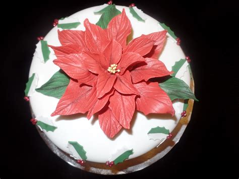 Poinsettia Cake