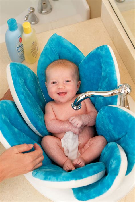 The first years sure comfort deluxe infant to toddler tub with sling best baby bathtub for bath lovers : Diary of a Fit Mommy: Blooming Bath Review + GIVEAWAY