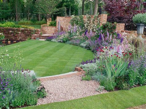 16 Simple But Beautiful Backyard Landscaping Design Ideas