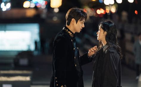 Lee Min Ho And Kim Go Eun Make An Irresistible Couple In The King Eternal Monarch The Star