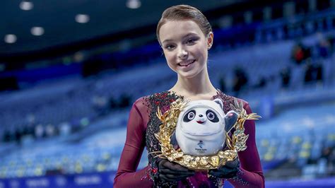 Rocs Shcherbakova Wins Womens Singles Skating Gold At Beijing 2022 Cgtn