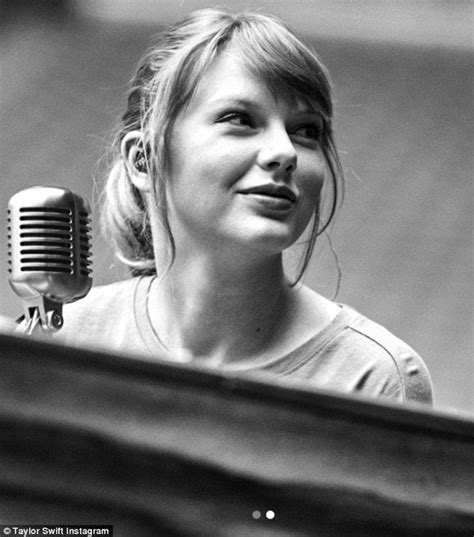 Taylor Swift Fan Taylor Swift Pictures Taylor Alison Swift Photo Black Black And White