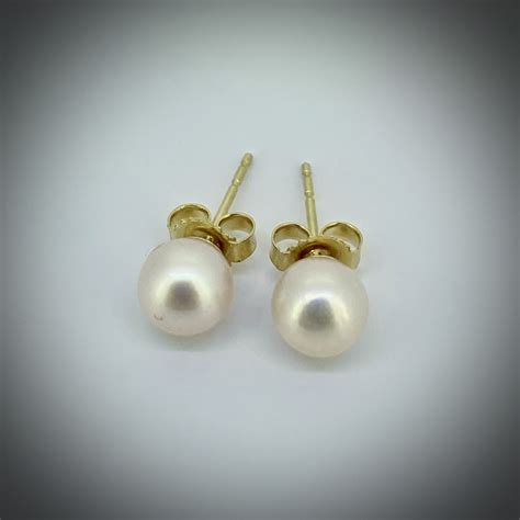 9ct Yellow Gold Japanese Fresh Water Akoya Pearl Stud Earrings