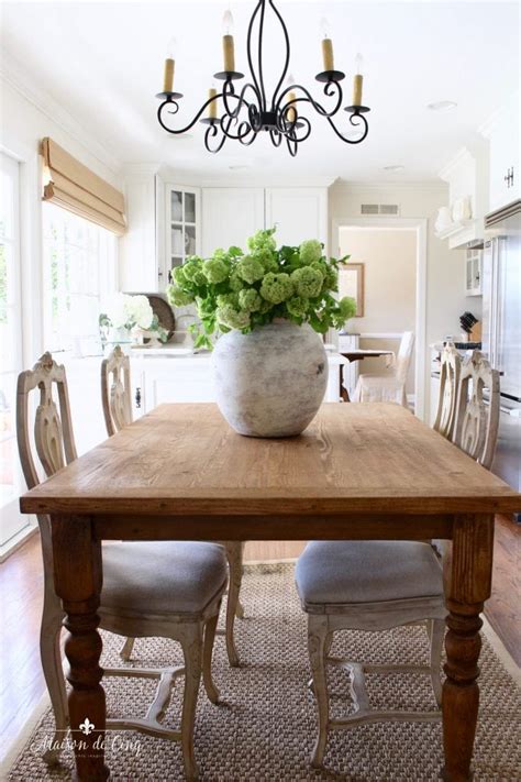 French Country Kitchen Table And Chairs