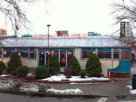 Lay Off Me Im Starving Deluxe Town Diner 627 Mount Auburn Street