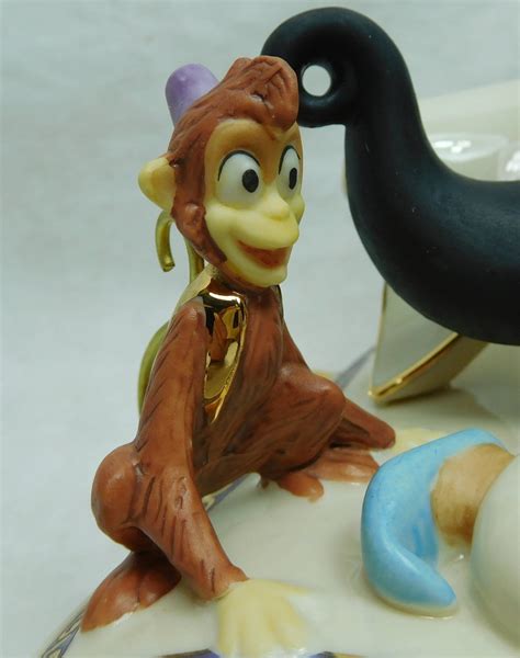 Www.familius.de aladin´s fliegender teppich, sammele deine verschiedenen schätze darauf. Disney Lenox Porzellan Figur 24k Gold Aladdin & Jasmin ...