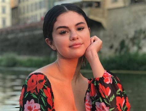 Selena Gomez Biographie Faits Couleur Préférée Petit Ami