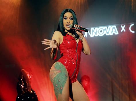 Cardi B Defends Offset From Fans On Twitter Amid Divorce He A Dumb