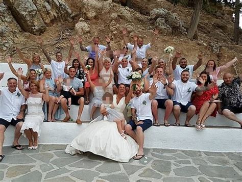 Bride Who Performed Sex Act In Wedding Photo Is Mortified Daily Mail