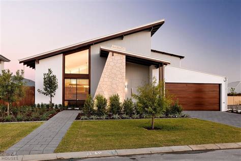 Jika anda memiliki rumah dengan tanah yang luas. 7 Macam Desain Atap Rumah dan Fungsinya