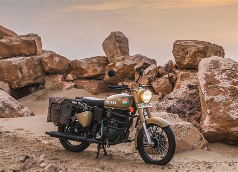 Royal enfield classic 350 is priced in the range of rs. Royal Enfield Classic 350 Signals - On road price ...