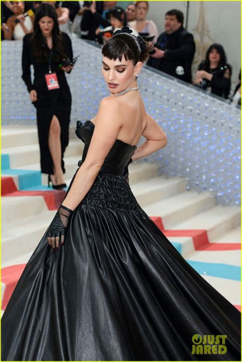 Photo Lily James Black Leather Gown To Met Gala 19 Photo 4927779