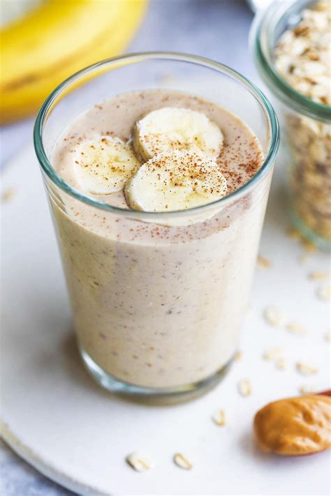 This Banana Oatmeal Smoothie Makes A Nutritious Breakfast That Will Keep You Full For Longer It