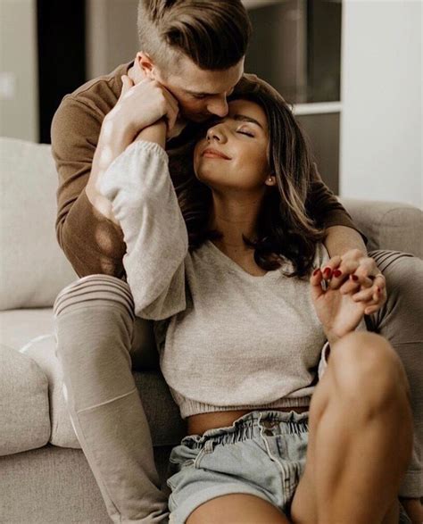 Pin By Tejas Mane On Couple Goals ️ Couple Photography Poses Cute