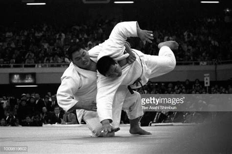 Yasuhiro Yamashita And Hitoshi Saito Competes In The All Japan Judo 写真