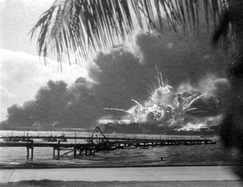 32 historical photos of the attack on pearl harbor