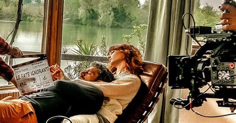 Nella storia intervengono anche altri omosessuali, una. La serie su "Le fate ignoranti" diretta da Ferzan Ozpetek ...