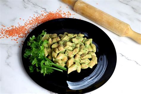 Con un coppa pasta (o con un bicchiere), diametro 8 cm, ritagliare dei cerchi. Gnocchetti di lenticchie rosse | Veganly.it - Ricette ...