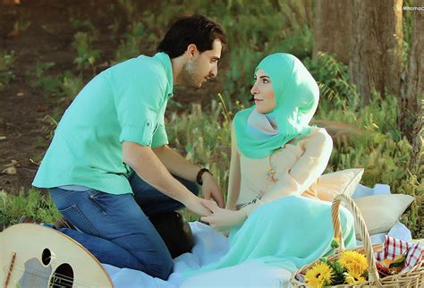 Today's post is all about our efforts to put together a few romance pictures for our readers. 150 Romantic Muslim Couples Islamic Wedding Pictures