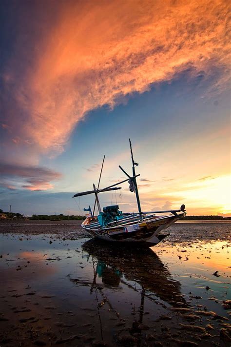 Sea · Indonesia · Java · Surabaya · Sunset · Boat · Beach · Landscapes