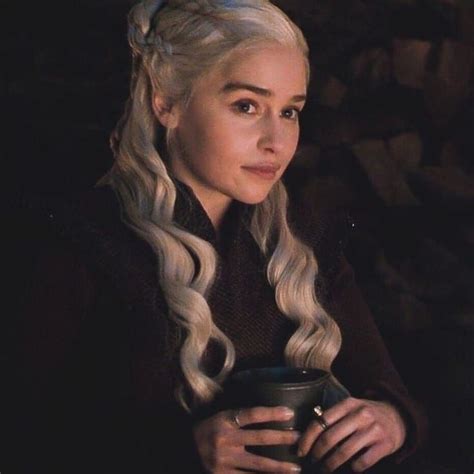 Game Of Thrones Daeneress Starke Is Holding A Cup