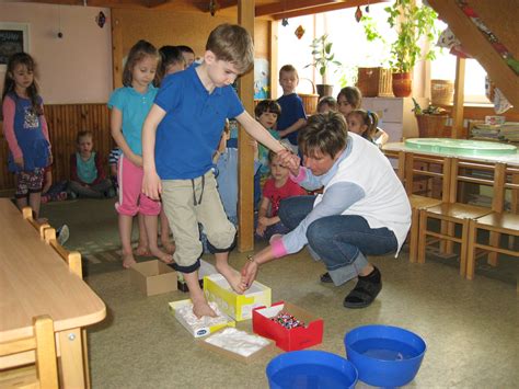A sallai úti óvoda nevelői is fontosnak tartják a kicsik környezettudatos nevelését. Lurkó Óvoda Víz Világnapja | Dél-Kelenföldi Óvoda