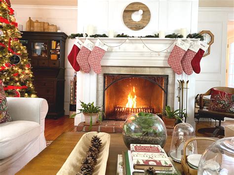 Gorgeous Farmhouse Red Christmas Fireplace Mantel Decor With Christmas