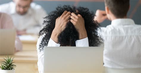 6 Mistakes To Avoid When Youre Miserable At Work Gqr