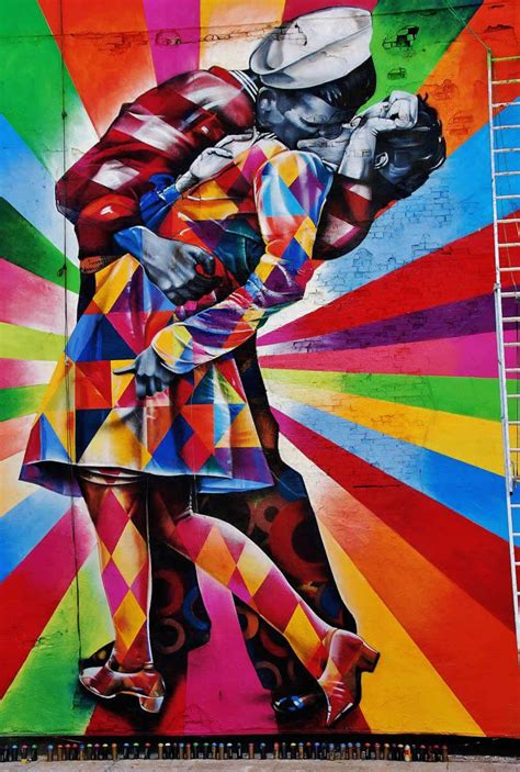 the kissing sailor kobra street art arte de rua produção de arte