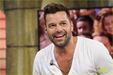 Ricky Martin Recreates Vida Music Video On El Hormiguero Photo 3132378 Ricky Martin