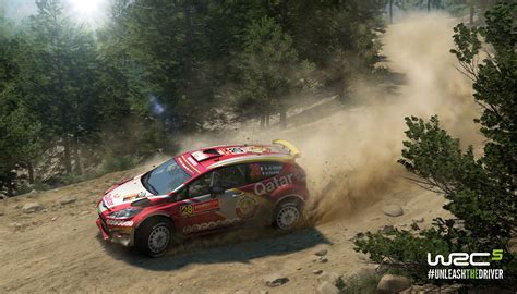 Best WRC 5 compatible racing wheels and other add-ons for PlayStation 4