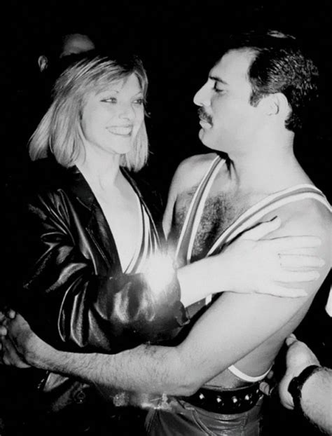 Mary austin would go on to become the girlfriend of freddie mercury, lead singer with rock group queen. Freddie Mercury With Mary Austin, The Woman He Described ...