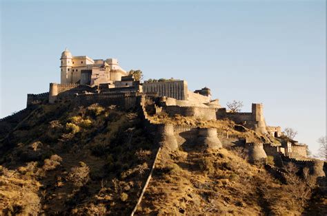 Fort dhariyawad heritage hotel rooms. Kumbhalgarh Fort Historical Facts and Pictures | The ...