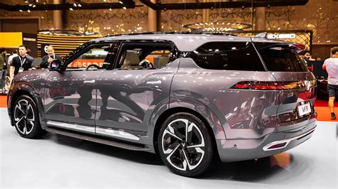 Как выбрать идеальный автомобиль для большой семьи