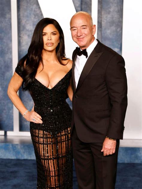 Jeff Bezos Engaged To Girlfriend Lauren Sanchez USA Issue