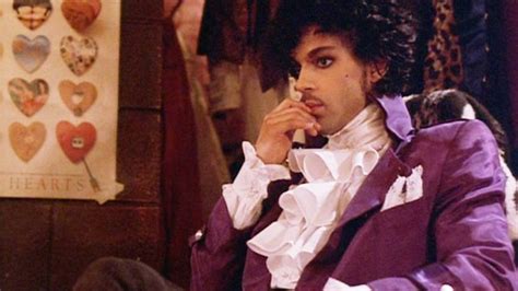 KISALFOLD Elárverezik Prince kabátját amit a Bíboresőben viselt