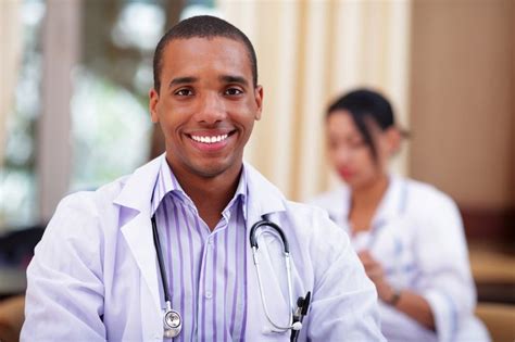 49 Cincinnati African American Doctors Who Are Accepting New Patients