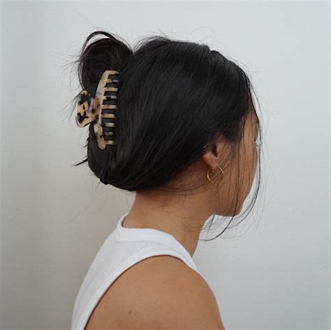 Https://techalive.net/hairstyle/claw Clip Hairstyle For Thick Hair