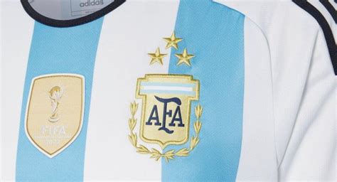nueva camiseta de la selección argentina con 3 estrellas cómo será cuándo sale a la venta