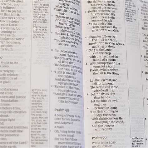 Nkjv Reference Bible Center Column Giant Print Red Letter Edition Churchsource