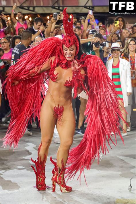 Free Paolla Oliveira Performs During The Rios Carnival Parade 20