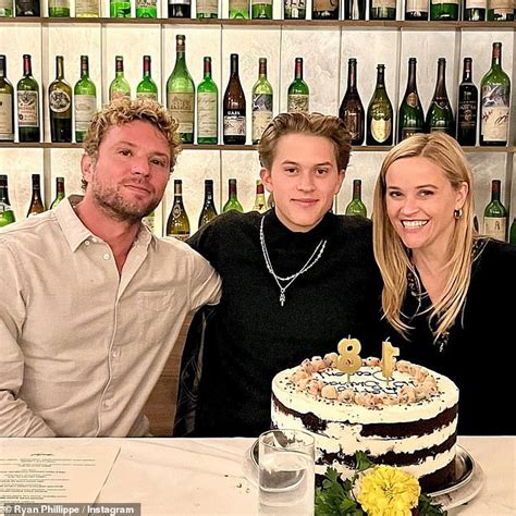 Reese Witherspoon And Ryan Phillippe Reunite For Son Deacon S Th