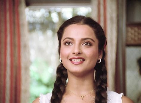Happy Birthday Rekha As Rekha Turns 62 Five Iconic Films Of This Ageless Diva Entertainment