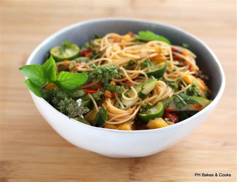 To our valued tutto pasta state street friends: PH Bakes and Cooks!: Covid-19 MCO : Day #37 (Pasta Kerabu)