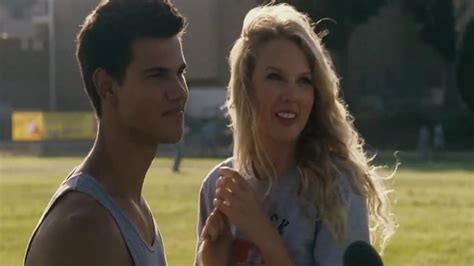 Taylor Swift And Taylor Lautner In Valentine S Day Movie Kiss Scene Hd Youtube