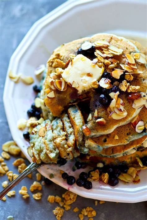 Juicy Blueberries And Crunchy Granola Are The Ultimate Duo In These
