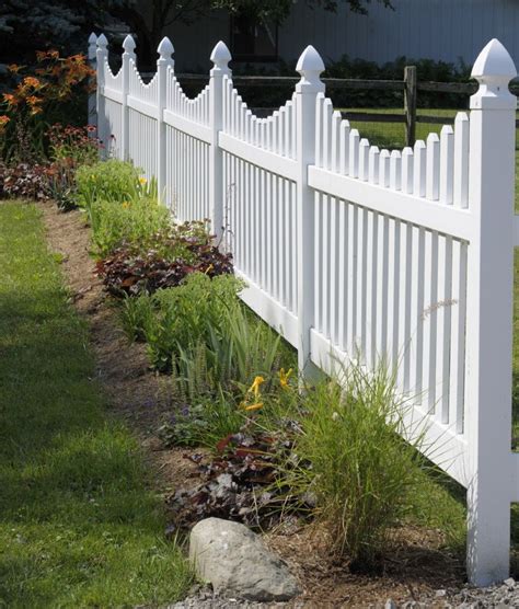 26 Cheery White Picket Fence Ideas And Designs Fence Design Fence