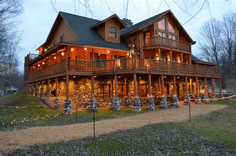 Visit Michigans 9500 Square Foot Log Cabin Filled With Christmas