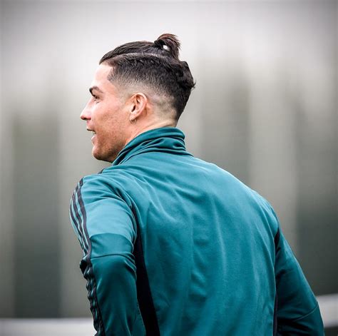 Finishing his first serie a campaign with 21 goals and 8 assists, cristiano ronaldo won also the serie a most valuable player. C.ronaldo Looks Weird In New Scorpion-like Hairstyle ...