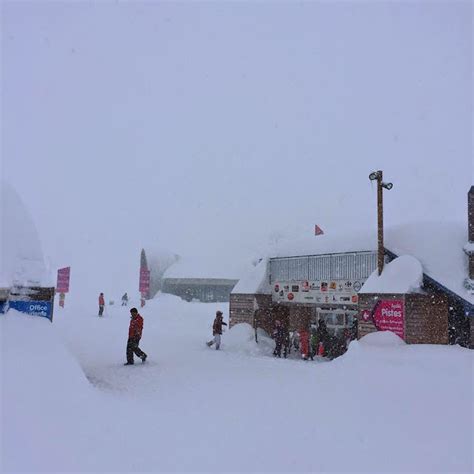 Worlds Deepest Snow Base Passes 5m Mark Andermattmadesimo Ski News